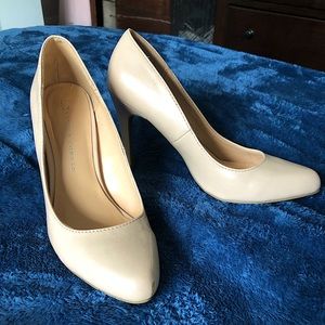 LC Lauren Conrad Sleek Nude Heel